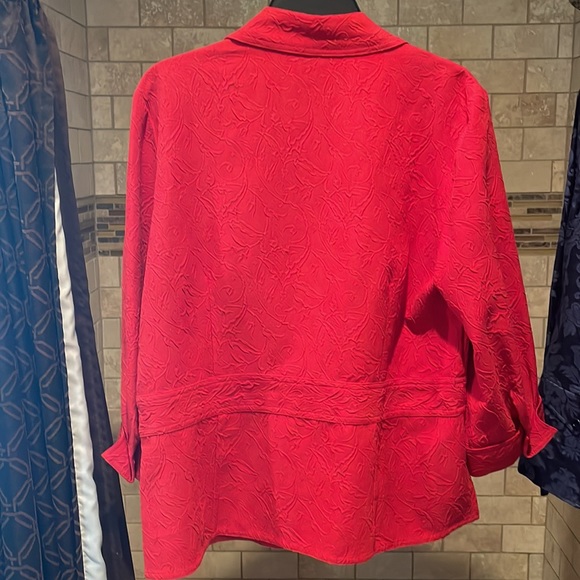 Cold water Creek, large, red button up top - Picture 2 of 2
